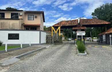 Imagem: A casa possui 2 Dormitórios, 1 Banheiro, 2 Vagas na garagem