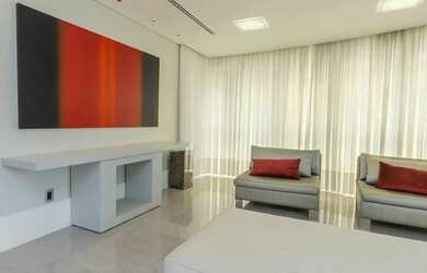 Imagem: O apartamento possui 4 Dormitórios, 5 Banheiros, 4 Vagas na