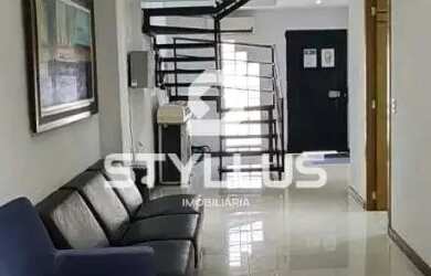 Imagem: O depósito possui 2 Vagas na garagem, 204m² de Área e está