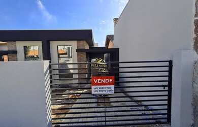 Imagem: A casa possui 3 Dormitórios, 1 Banheiro, 1 Vaga na garagem