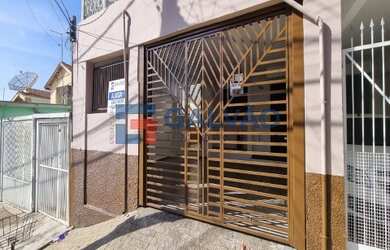 Imagem: A casa possui 2 Dormitórios, 1 Banheiro, 3 Vagas na garagem