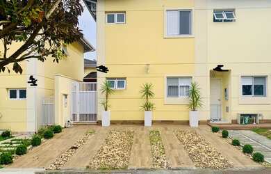 Imagem: A casa em condomínio possui 3 Dormitórios, 3 Banheiros, 2