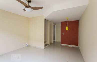 Imagem: A casa em condomínio possui 2 Dormitórios, 3 Banheiros, 1