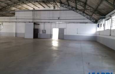 Imagem: O depósito possui 5 Vagas na garagem, 2.720m² de Área e