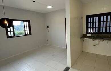 Imagem: A casa possui 2 Dormitórios, 1 Banheiro, 1 Vaga na garagem