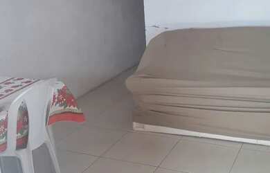 Imagem: A casa possui 2 Dormitórios, 1 Banheiro, 1 Vaga na garagem