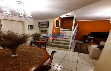 Imagem: A casa em condomínio possui 3 Dormitórios, 1 Banheiro, 2 Vagas