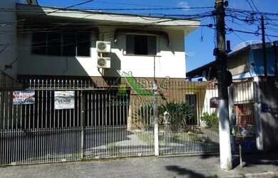 Imagem: A casa possui 4 Dormitórios, 5 Banheiros, 299m² de Área e