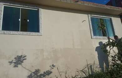 Imagem: A casa possui 1 Dormitório, 1 Banheiro, 1 Vaga na garagem e