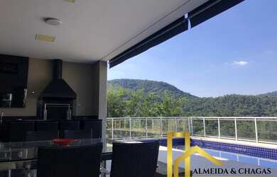 Imagem: A casa em condomínio possui 5 Dormitórios, 5 Banheiros, 4