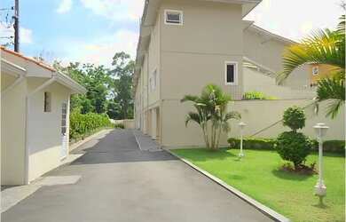 Imagem: A casa em condomínio possui 3 Dormitórios, 2 Banheiros, 4