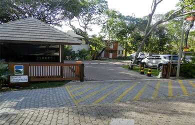 Imagem: A casa possui 1 Dormitório, 2 Banheiros, 2 Vagas na garagem