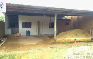 Imagem: A casa possui 3 Dormitórios, 3 Banheiros, 3 Vagas na garagem