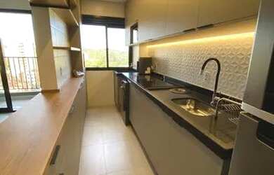 Imagem: O apartamento possui 2 Dormitórios, 1 Banheiro, 1 Vaga na garagem