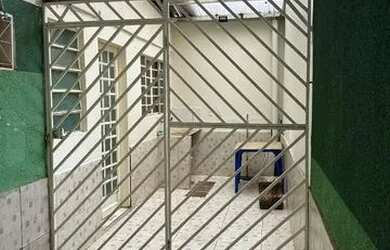 Imagem: O apartamento possui 2 Dormitórios, 1 Banheiro e está localizado