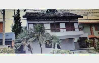 Imagem: A casa em condomínio possui 4 Dormitórios, 1 Banheiro, 2 Vagas