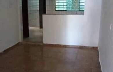 Imagem: A casa possui 2 Dormitórios, 1 Banheiro e está localizado