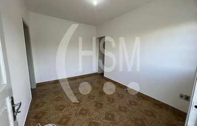 Imagem: A casa possui 1 Dormitório, 1 Banheiro, 1 Vaga na garagem