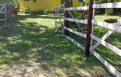 Imagem: A casa possui 3 Dormitórios, 1 Banheiro, 1 Vaga na garagem