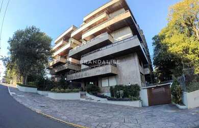 Imagem: O apartamento possui 4 Dormitórios, 5 Banheiros, 3 Vagas na