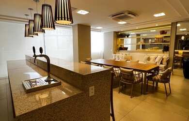 Imagem: O apartamento possui 5 Dormitórios, 5 Banheiros, 4 Vagas na