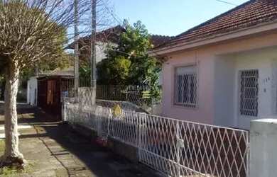 Imagem: A casa possui 2 Dormitórios, 3 Banheiros, 1 Vaga na garagem