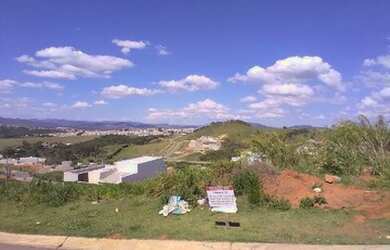 Imagem: O terreno possui 140m² de Área e está localizado em Bragança