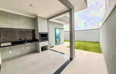 Imagem: A casa em condomínio possui 3 Dormitórios, 2 Banheiros, 2