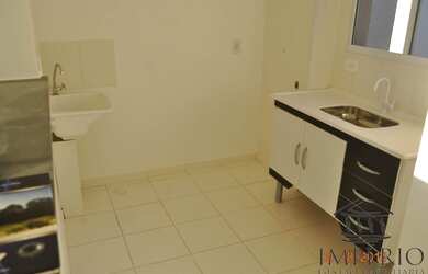 Imagem: O apartamento possui 2 Dormitórios, 1 Banheiro, 2 Vagas na