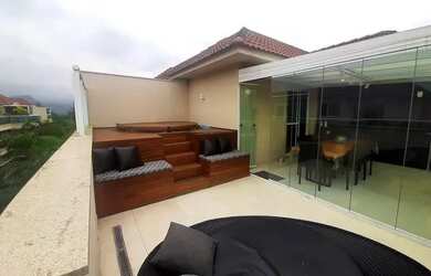 Imagem: O apartamento possui 4 Dormitórios, 3 Banheiros, 2 Vagas na