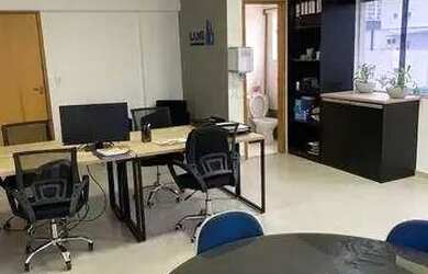 Imagem: O depósito possui 1 Vaga na garagem, 36m² de Área e está