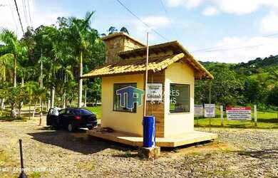 Imagem: A chácara possui 50m² de Área, Churrasqueira, Piscina e