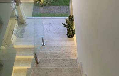 Imagem 11: Casa de condomínio para venda possui 350 metros quadrados com 4 quartos