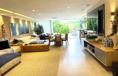 Imagem: A casa em condomínio possui 5 Dormitórios, 5 Banheiros, 4