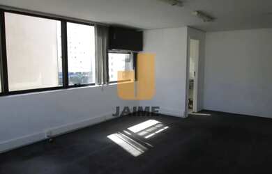 Imagem 2: Conjunto comercial bem localizado em rua próxima ao metrô, com grande...