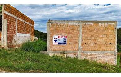 Imagem: O terreno possui 200m² de Área e está localizado em Recanto