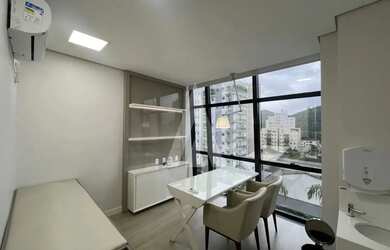 Imagem: O depósito possui 30m² de Área e está localizado em Centro