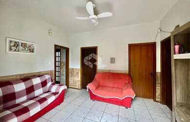 Imagem 3: Casa Ampla à Venda - 3 Dormitórios, Excelente Localização e Valor Atrativo!