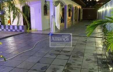 Imagem 5: Casa com 3 dormitórios, 1 suíte, edícula, piscina, churrasqueira e...