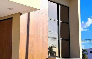 Imagem: A casa à venda possui 3 Dormitórios, 3 Banheiros, 2 Vagas