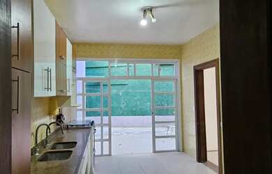 Imagem 7: Casa para aluguel tem 250 metros quadrados com 4 quartos