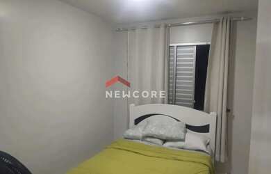 Imagem: O apartamento possui 2 Dormitórios, 1 Banheiro, 1 Vaga na garagem