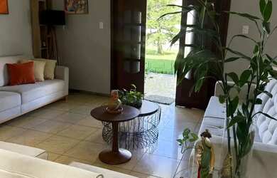 Imagem: A casa em condomínio possui 4 Dormitórios, 1 Banheiro, 4 Vagas