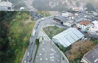 Imagem: O depósito possui 5 Vagas na garagem, 4.000m² de Área e