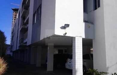 Imagem: O apartamento possui 3 Dormitórios, 1 Banheiro, 1 Vaga na garagem