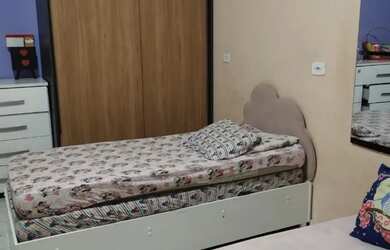 Imagem: A casa possui 2 Dormitórios, 2 Banheiros, 80m² de Área e