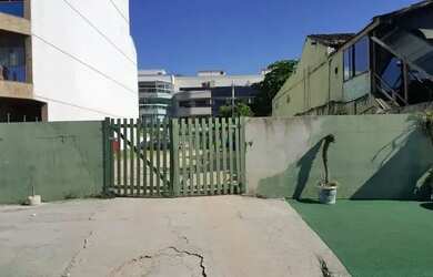 Imagem: O terreno possui 600m² de Área e está localizado em Barra