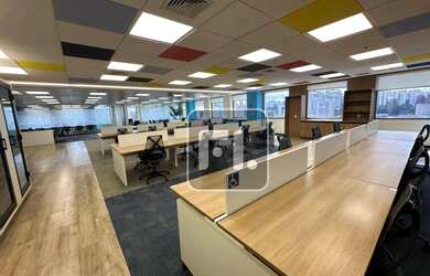 Imagem: O depósito possui 5 Vagas na garagem, 597m² de Área, Imóvel