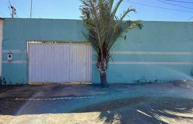 Imagem: A casa em condomínio possui 2 Dormitórios, 2 Banheiros, 4