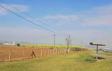 Imagem: A fazenda possui 1.398.000m² de Área e está localizado em